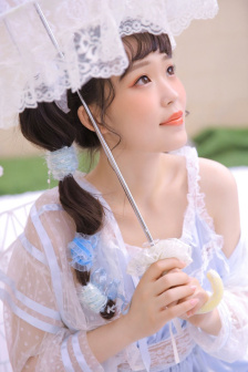 美丽的小蜜桃2英文翻译300字怎么写的呀